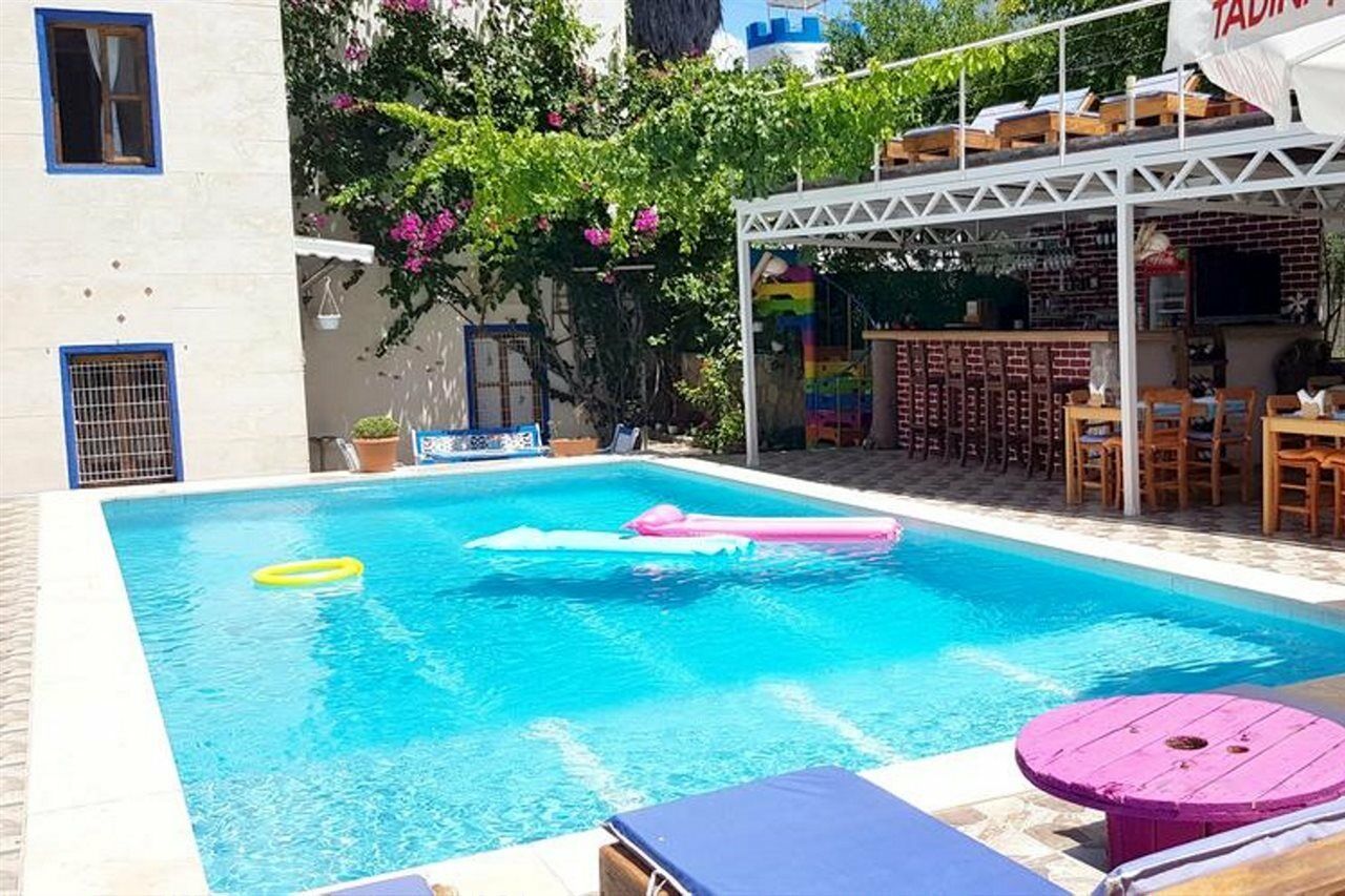 Hakan Hotel Bitez Exteriör bild